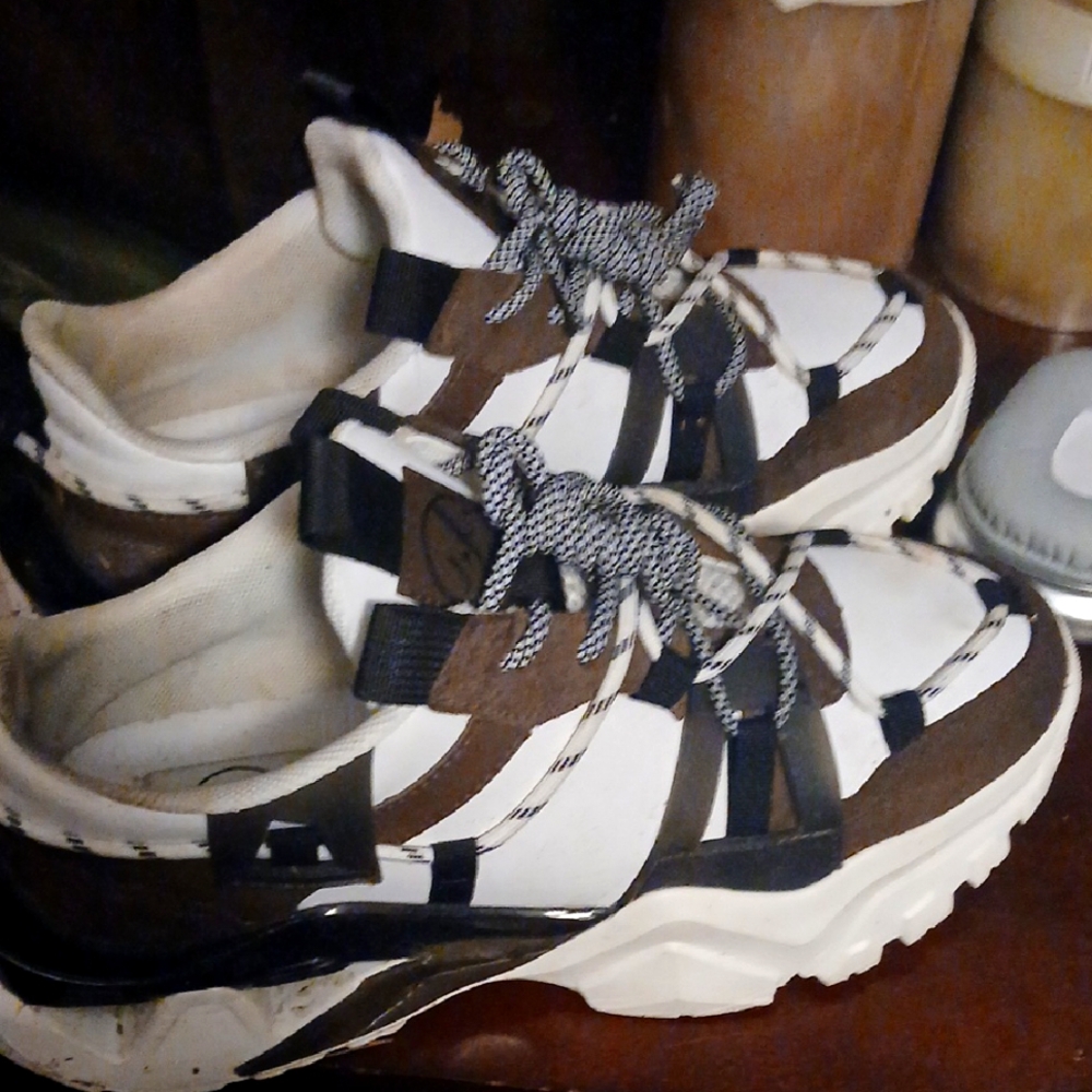 Stylish Men's Sneakers in Brown and White